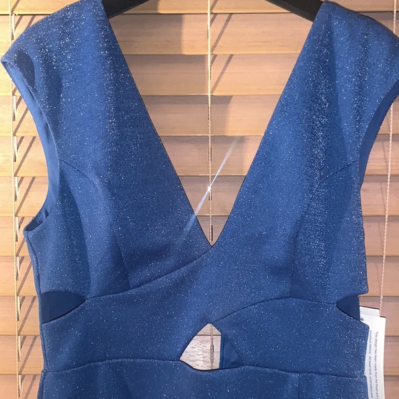 Aidan Mattox | V Neck Criss Cross Midi Dress Size 2 - Picture 4 of 11